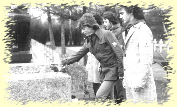 003-1976-warta honorowa.jpg