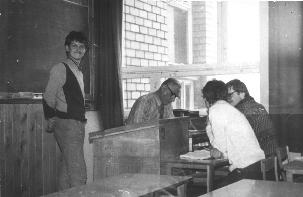 001-1985-4at.jpg